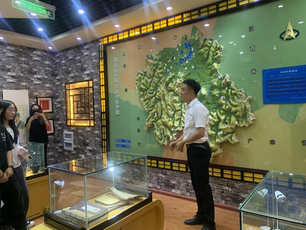 a7d1c5ae82544ef78fc994c488ba769f.Jpeg