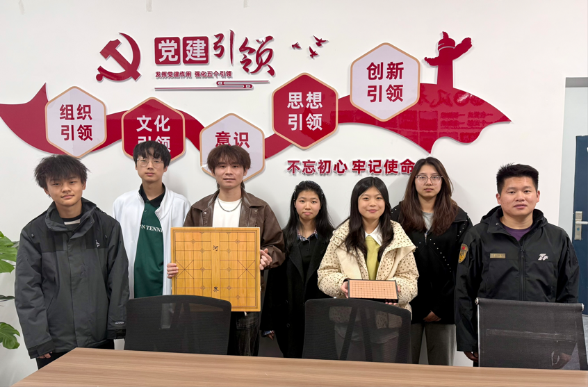47edb19b0ef0498cb158fed271a21d4b.Png