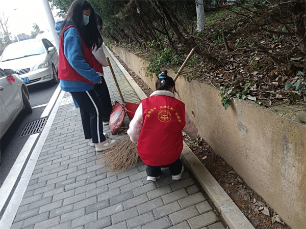 f52fc9441eca4bcc9a515bc639ea8dc4.jpg