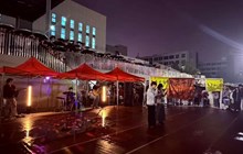 “落日浪漫”迎新夜 青春旋律燃动荷甲田径场　——荷甲足球音乐迎新晚会温情落幕